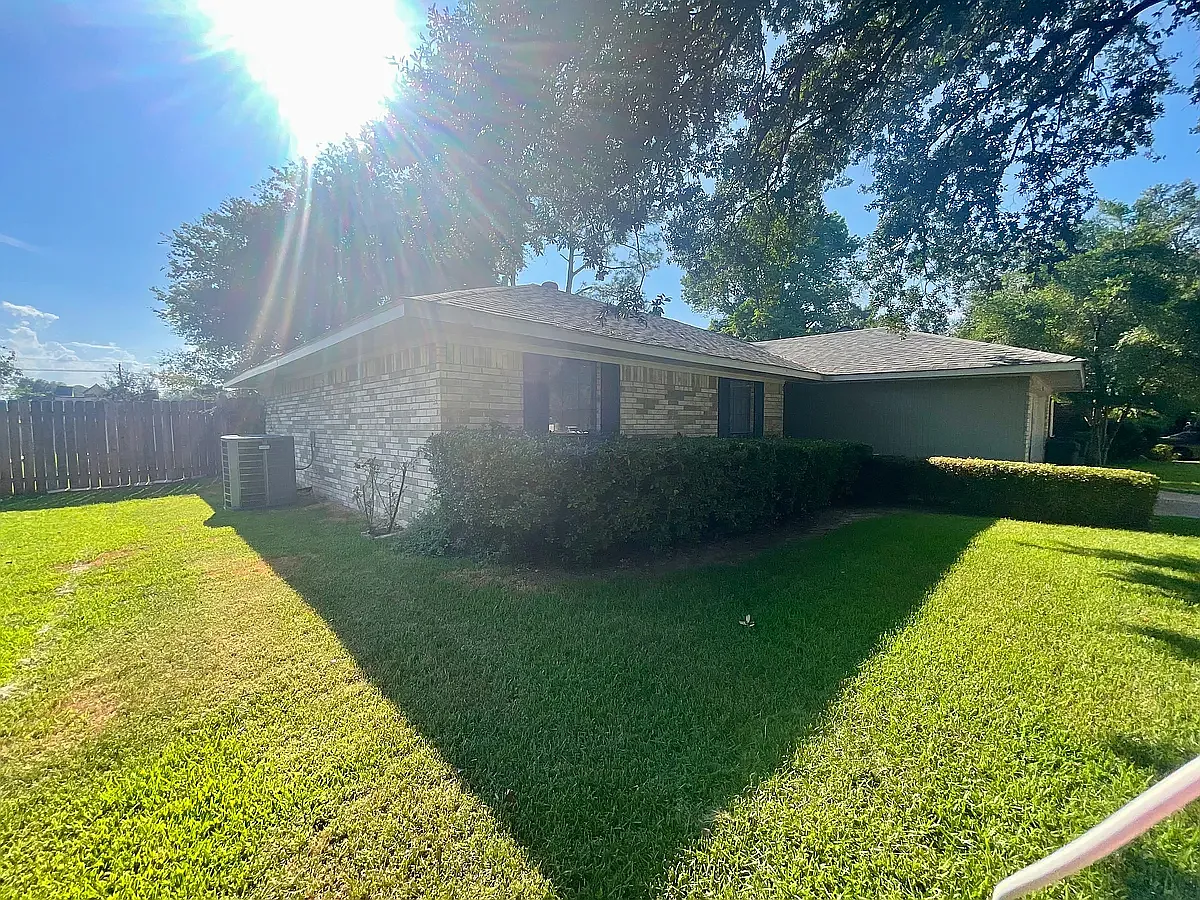3 bed, 1448 sqft, $2,200 — Photo 3