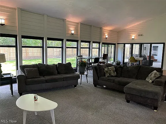 607 Castle Blvd — Photo 24
