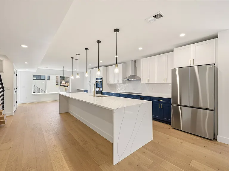2452 S Marion St — Photo 9
