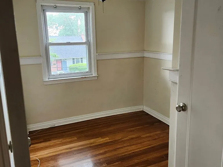 332 Marsh Ln — Photo 12