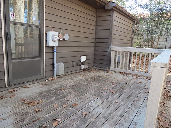 3rd image of 207 Brook St