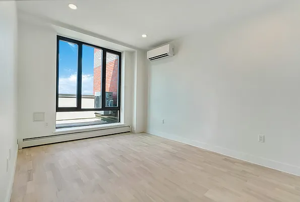 Rented by Bond New York | media 26