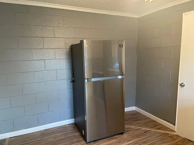 3217 James Ave — Photo 5