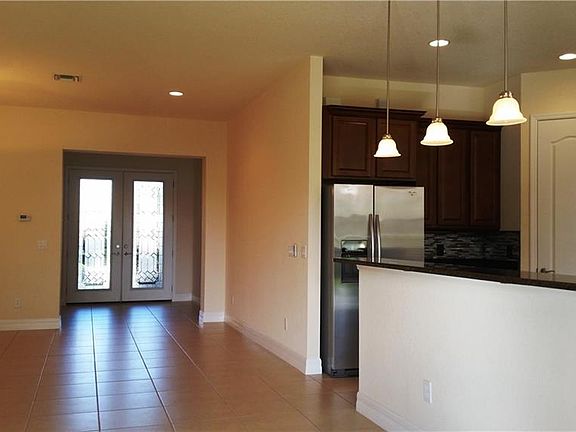 4th image of 10454 Henbury St