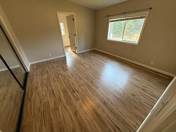 5th image of 6856 NE West Port Madison Rd