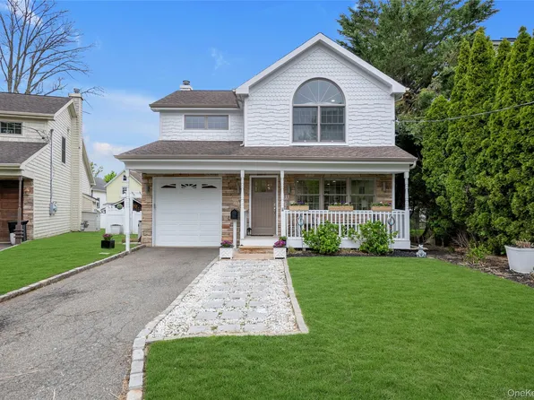 22 Madison Street, Port Washington, NY 11050