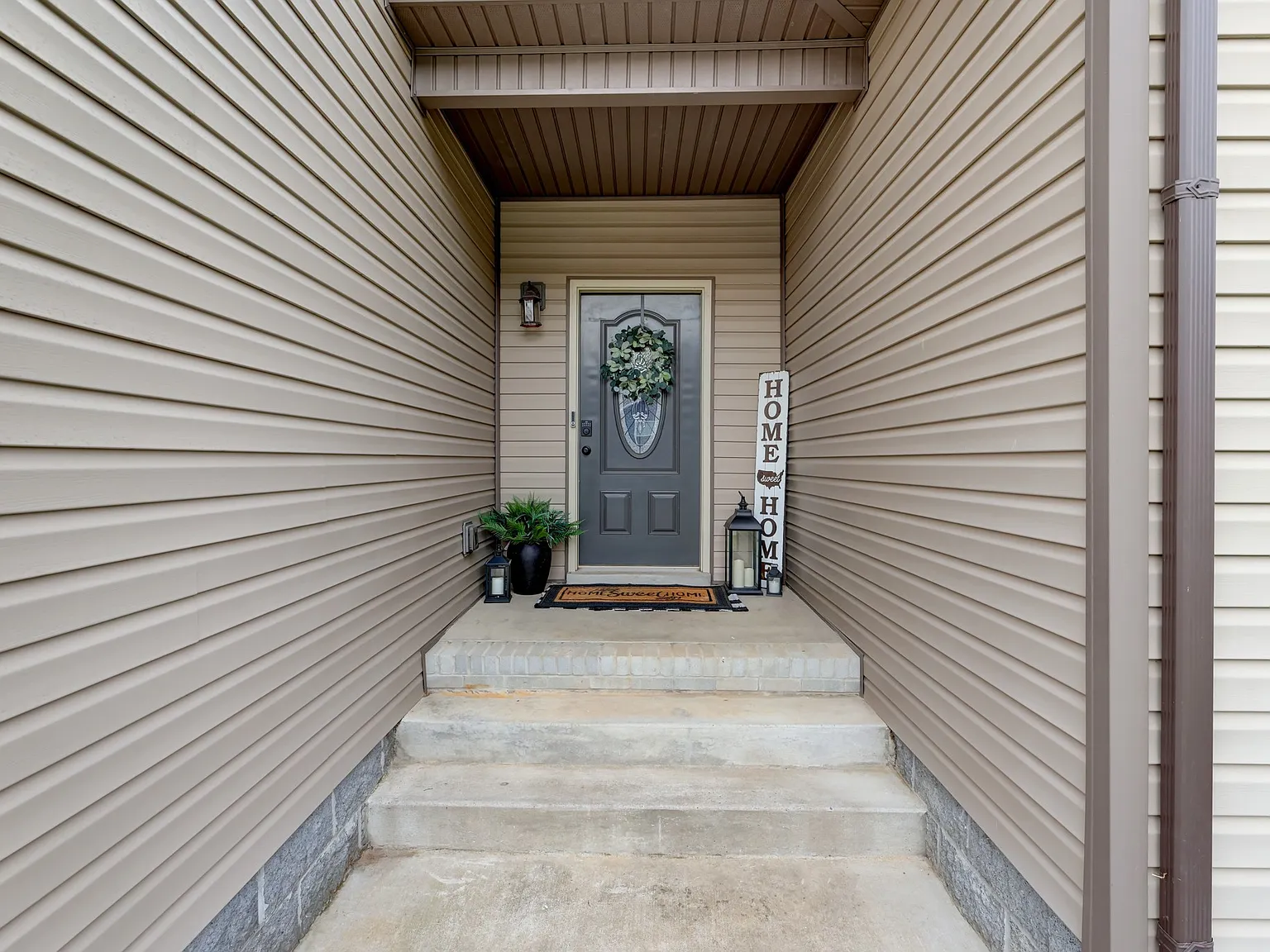 3 bed, 2.5 bath, 1806 sqft, $2,100 — Photo 3