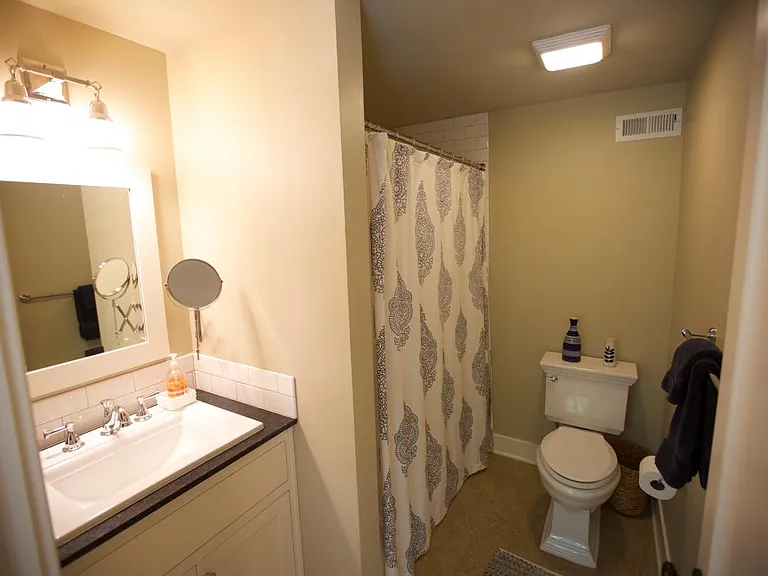 2nd bathroom