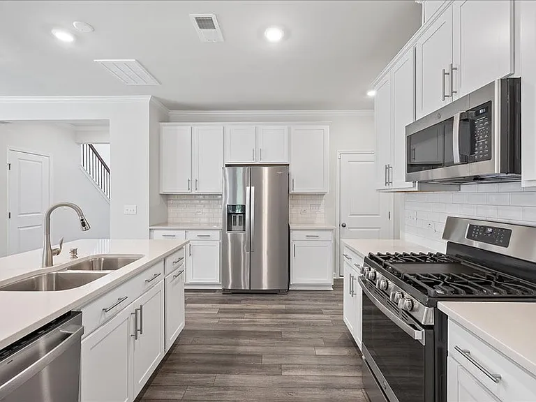 5914 Woodlawn Dr — Photo 10