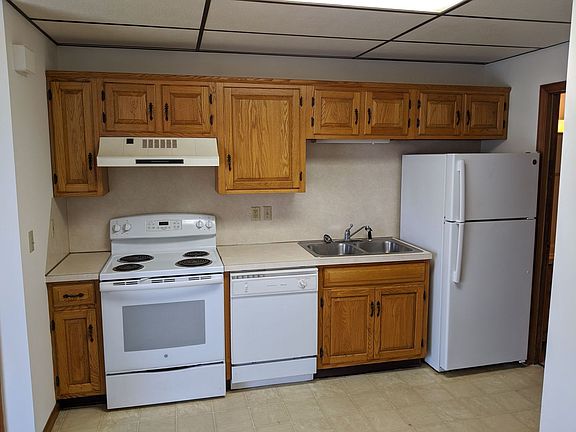 3rd image of 110 E Hummelstown St APT 4