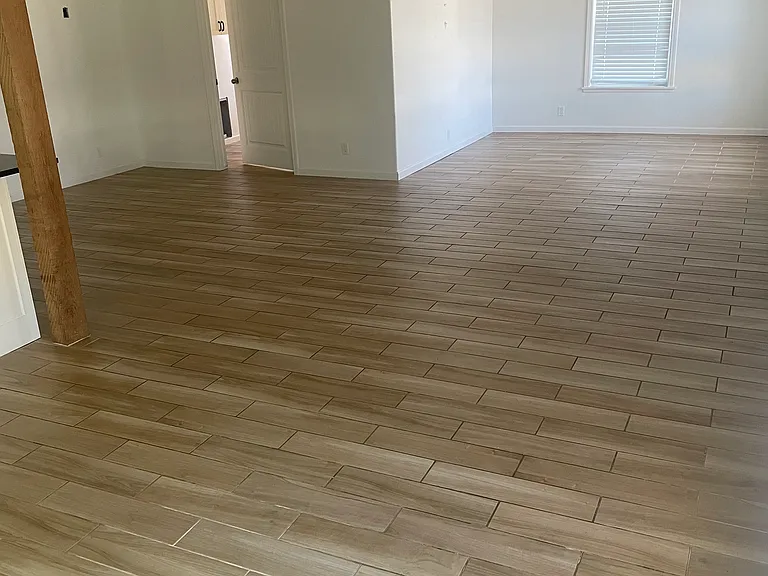 505 E Broadway Ave S — Photo 12