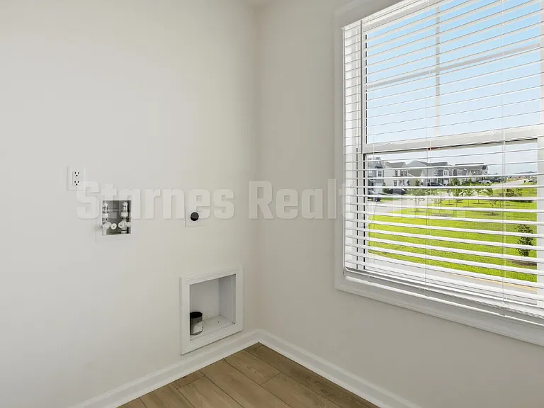 808 Pullman Loop — Photo 26
