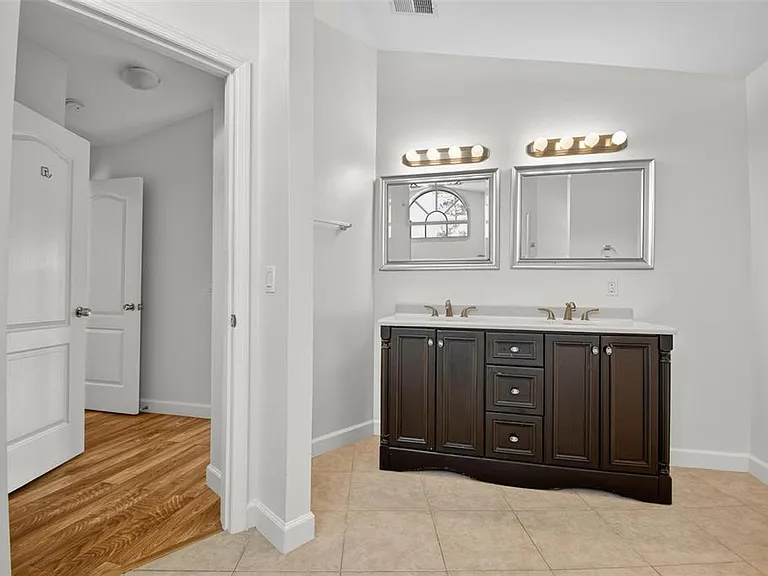 231 Wellington Dr — Photo 15