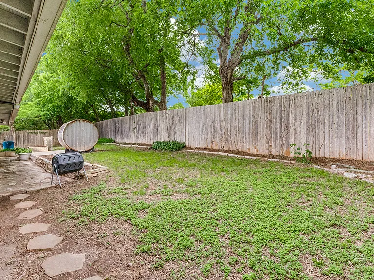 11504 Oakwood Dr — Photo 25