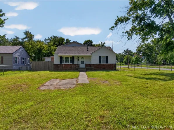 349 S Sycamore St, Nowata, OK 74048