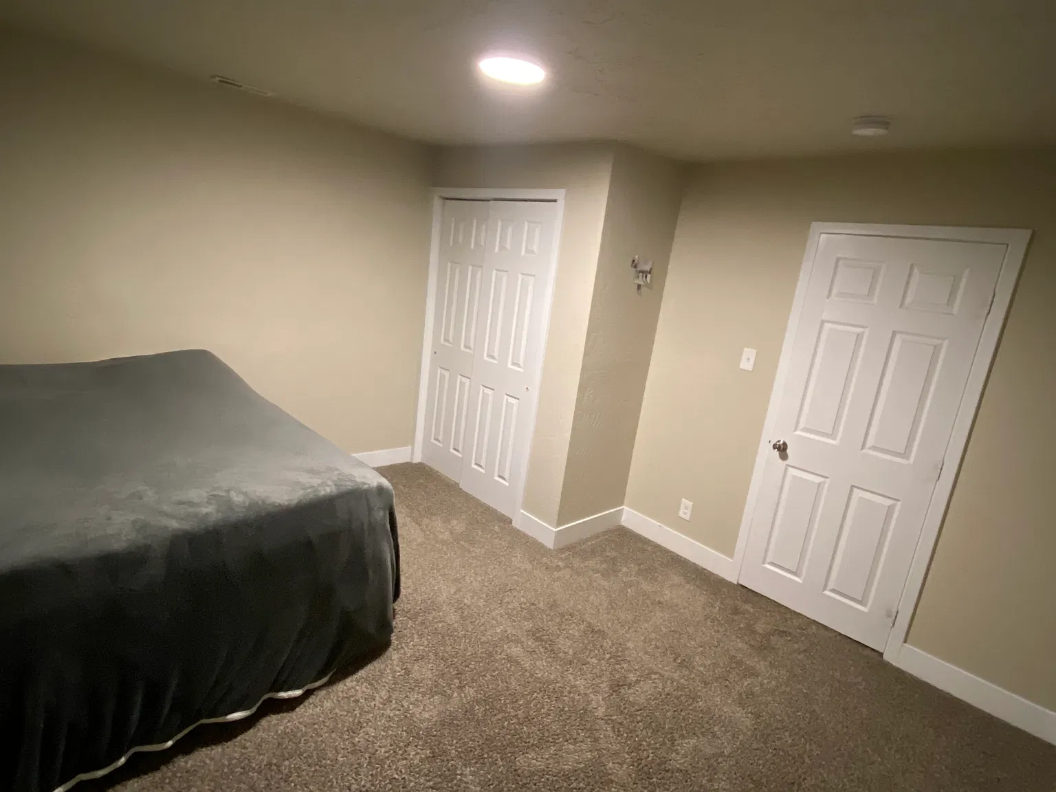 3 bed, 1200 sqft, $2,050 — Photo 4