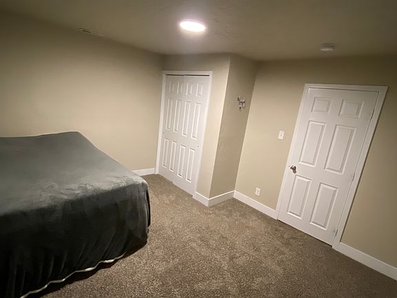 4th image of 1660 Gibson Ave