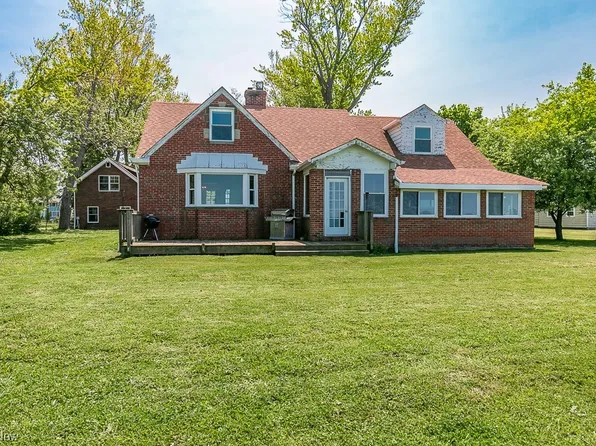 33601 Lake Shore Blvd, Lakeline, OH 44095