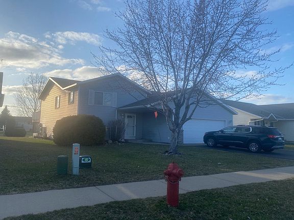 3rd image of 919 Savanna Ave