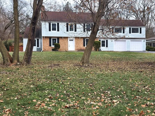 424 N Van Buren St, Dundee, IL 60118
