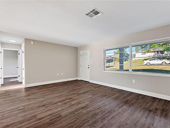 3rd image of 49 S Columbus St