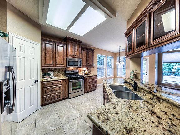 4th image of 20914 Sweet Violet Ct