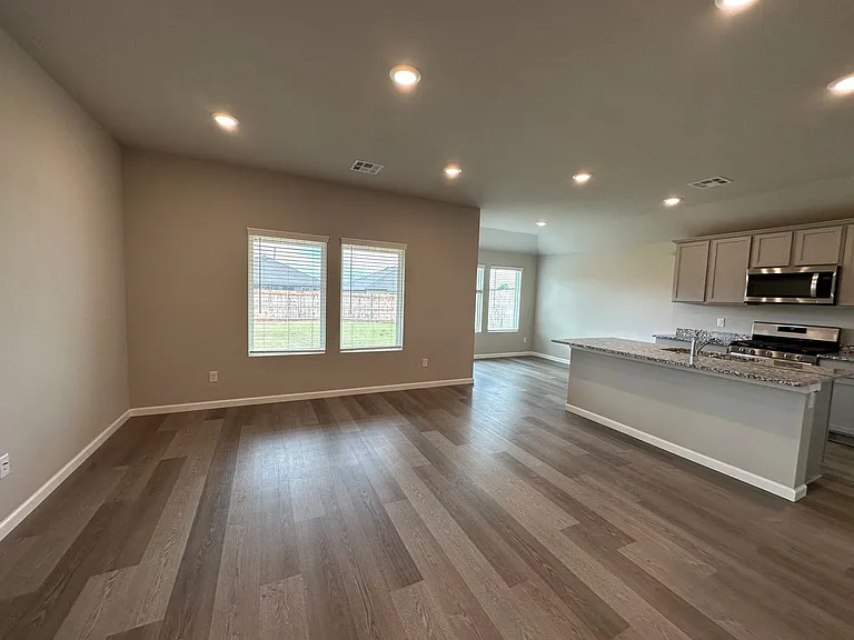 10516 SW 41st St — Photo 6