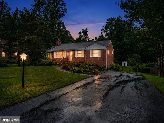 2nd image of 3817 Estel Rd