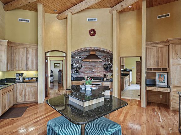 4th image of 7 Hacienda Ct