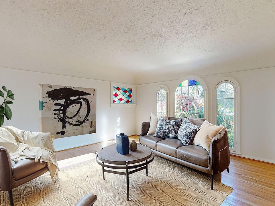 1st image of 1041 N La Jolla Ave