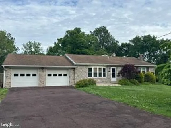 258 W 5th Ave, Trappe, PA 19426
