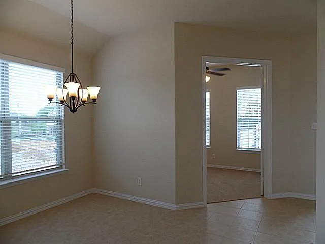1304 Poplar Dr — Photo 12