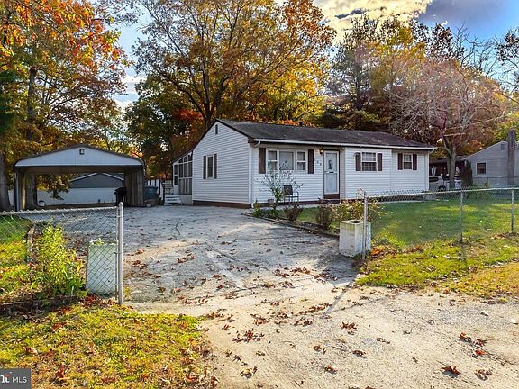 3rd image of 158 Bentwood Dr