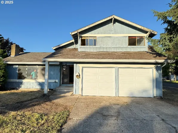 587 71st St, Springfield, OR 97478