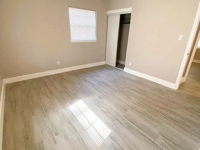 1016 Carroll St — Photo 11