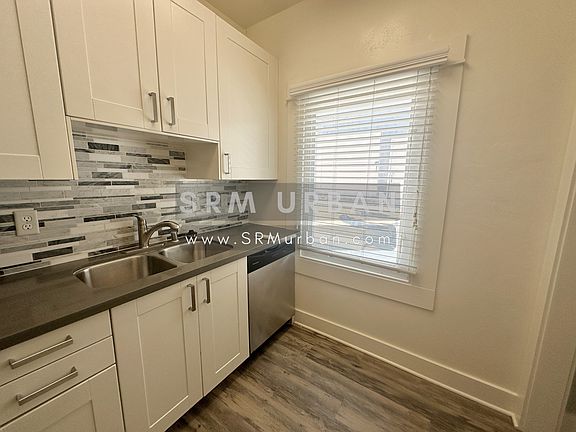 3rd image of 2027 Front St APT 6