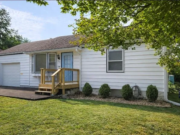 9817 E 60th Ter, Raytown, MO 64133