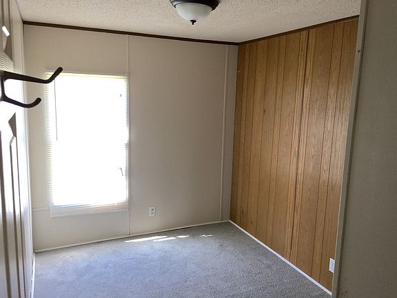 5th image of 31 Forsythia Dr
