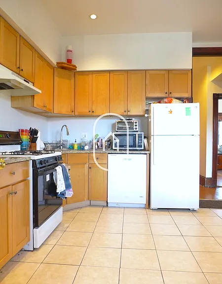 1782 Commonwealth Ave — Photo 7