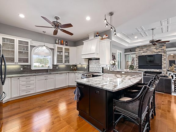 5th image of 1360 Liam Cir
