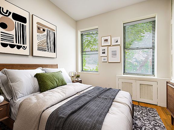 4th image of 225 W 10th St APT 1D