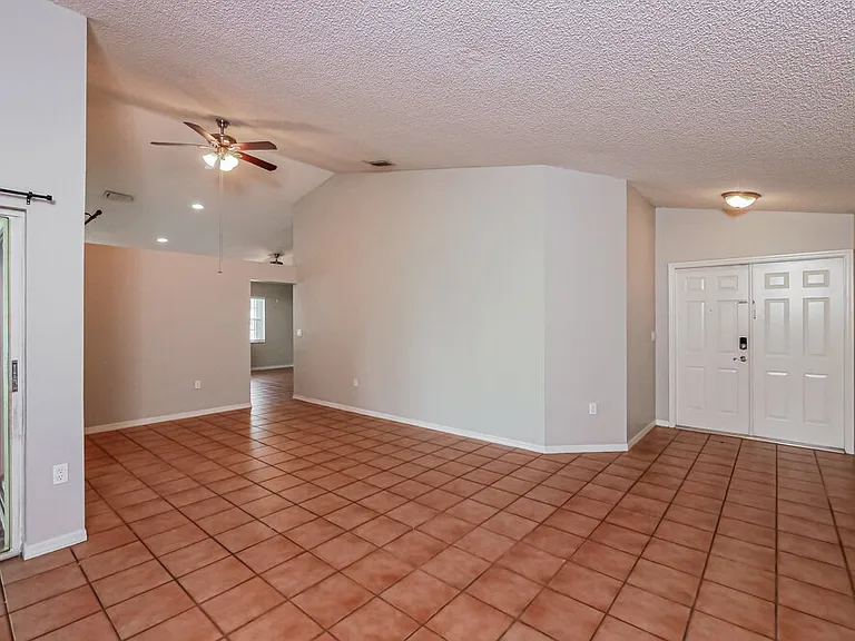 3370 NW 78th Ave — Photo 3