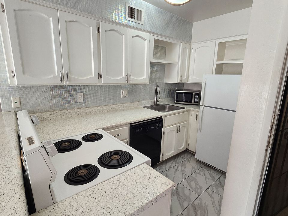 1st image of 3119 W Cochise Dr Unit 226
