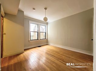 1446 W Byron St #1, Chicago, IL 60613
