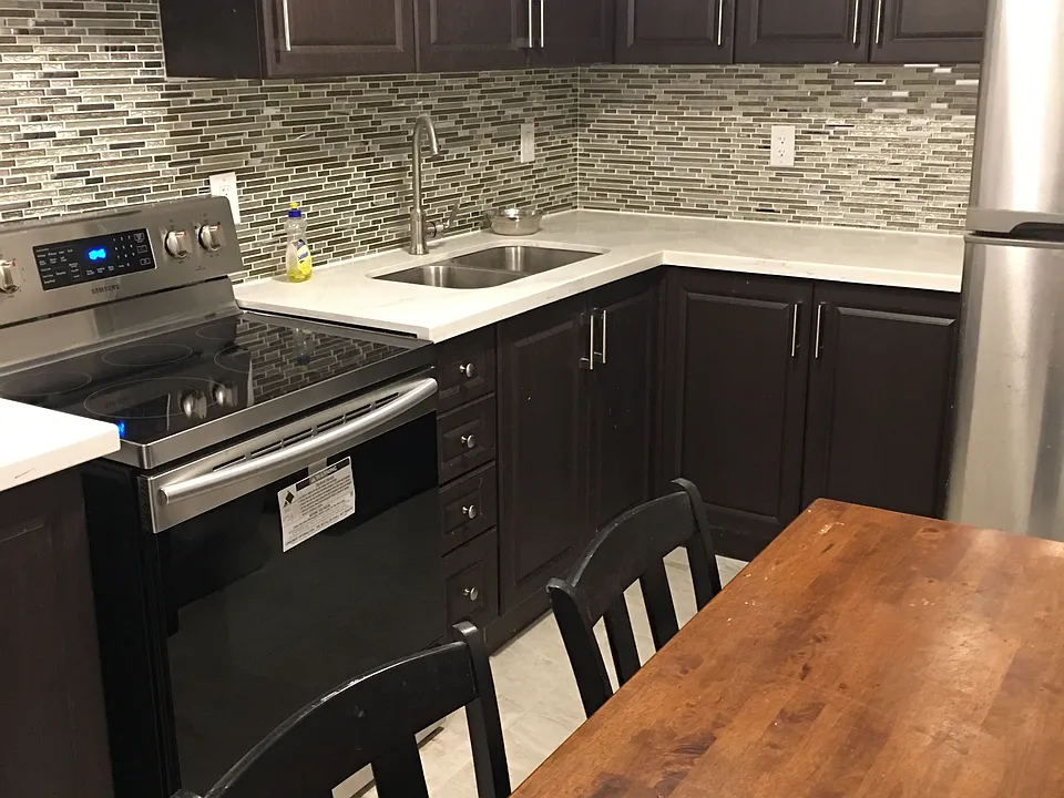 2466 Saint Clair Ave W #2