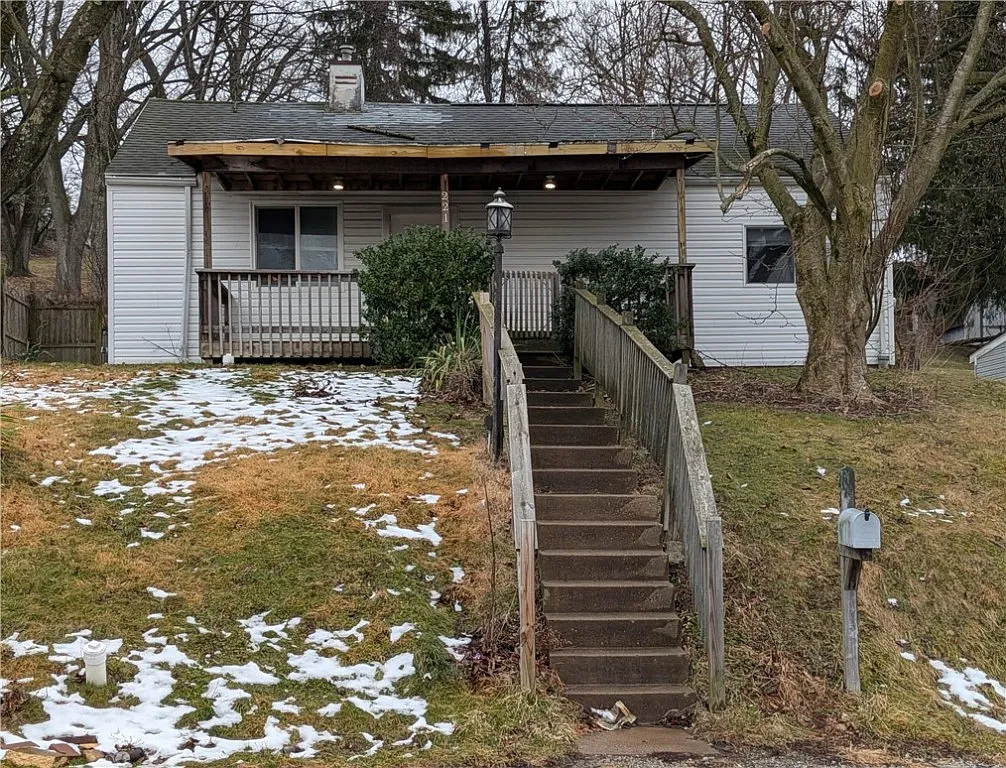 221 Caruso Dr photo 1