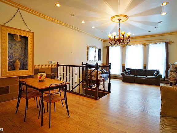 3rd image of 365 W 116th St APT 2