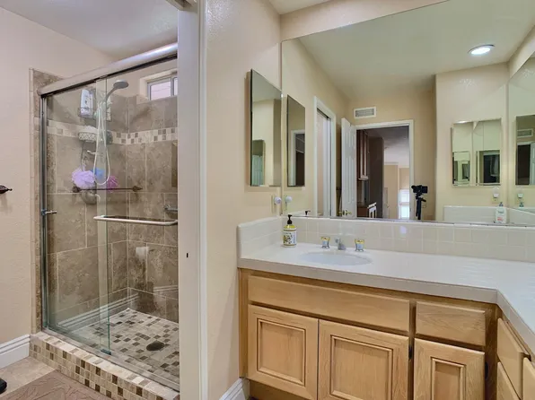 2040 Chardon Ln, El Cajon, CA 92019