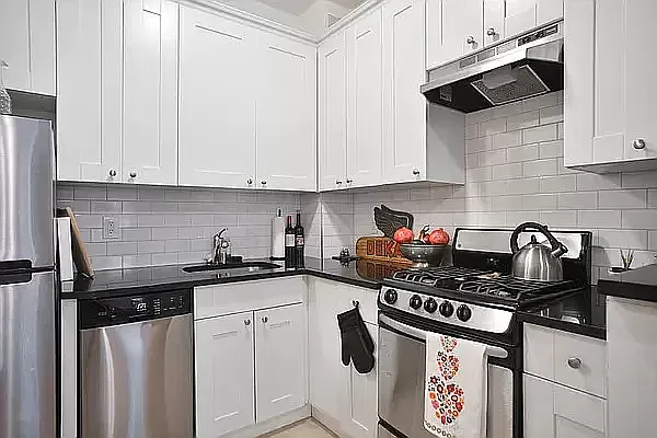 Rented by Charney Real Estate LLC | media 12