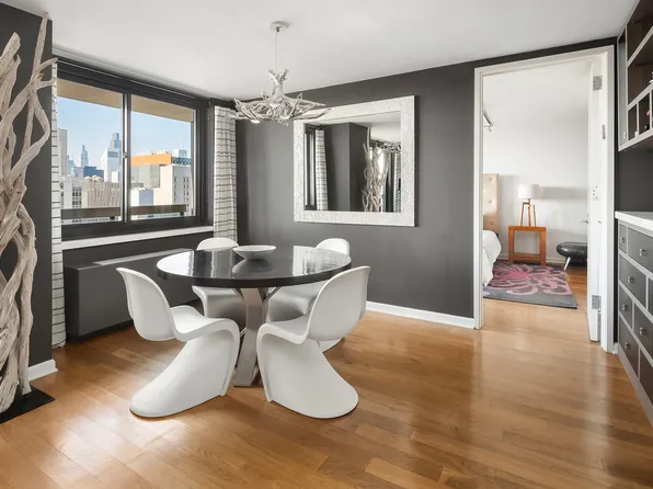 515 East 72nd Street image 3 of 14